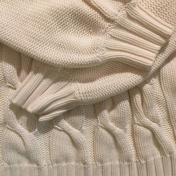 SPRING SALE
Vintage 80’s Creamy White Cable Knit Long Sweater - Picture 5 of 6